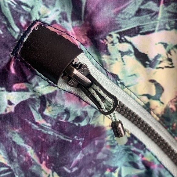 Lululemon Miss Misty Jacket II Iridescent Multi Packable Rain Jacket Sz 6 - Picture 7 of 13